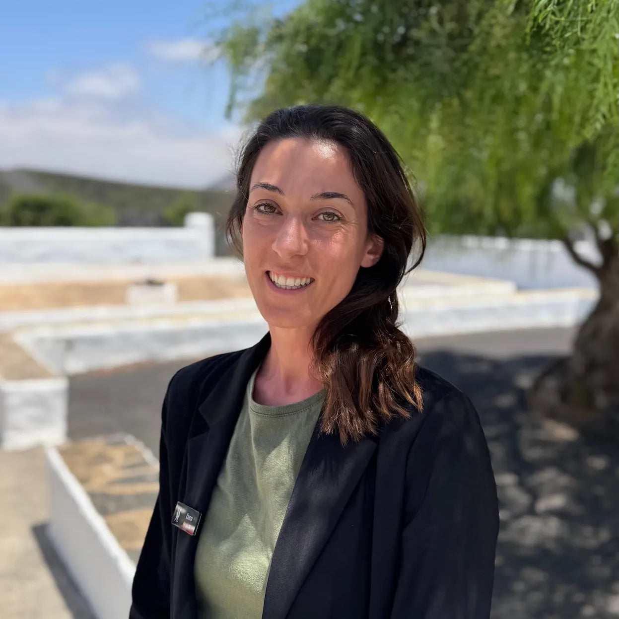 Elena asegura el exito de tu wine tours lanzarote, visitas a bodegas con ella. Bodegas EL GRIFO, Bodega en Lanzarote