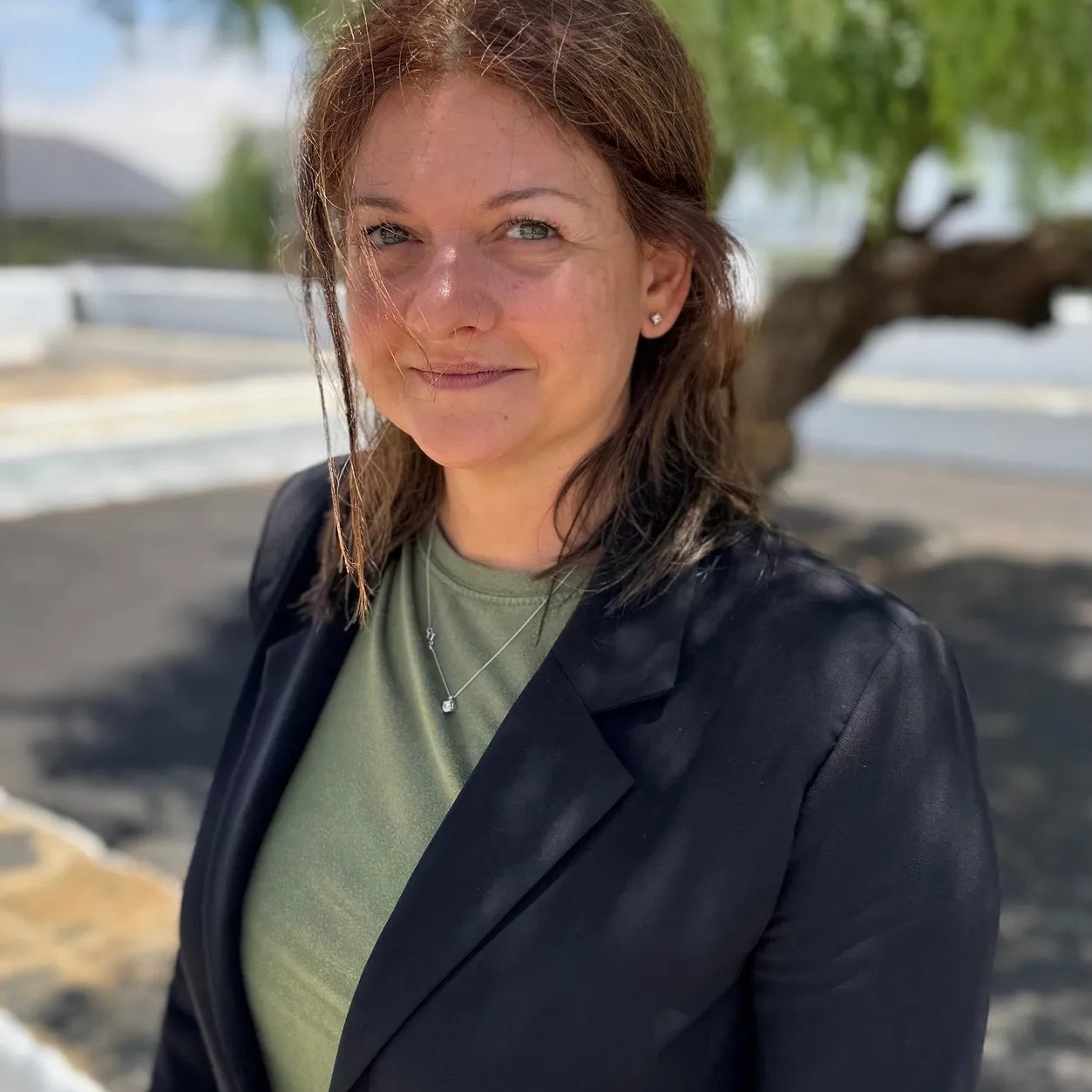 Erica guia de las Bodegas EL GRIFO | Lanzarote