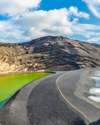 Ruta en coche por la esencia volcánica de Lanzarote