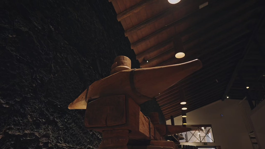 Enoturismo en una de las bodegas de vino en Lanzarote, las Bodegas EL GRIFO para ti si quieres visitar una bodega. Visitas a bodega Lanzarote	 | EL GRIFO Lanzarote excursions is mandatory in your Lanzarote island tour.   œnotourisme pour déguster les vins de Lanzarote.